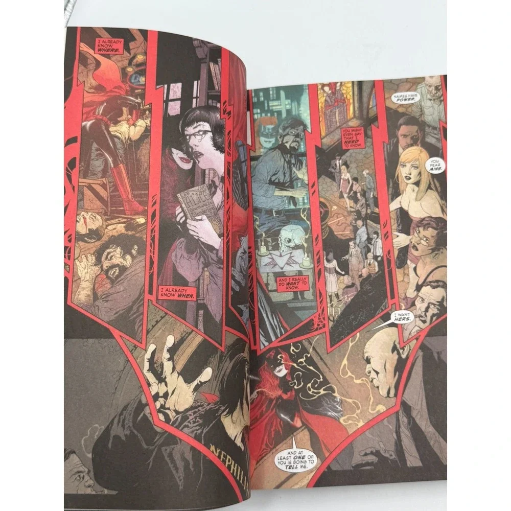 Batwoman: Elegy DC Compact Comics Edition TPB - Greg Rucka JH Williams III